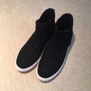 Size 8 Steven by Steve Madden sneakers